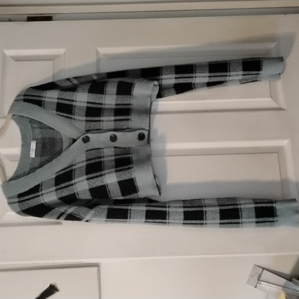 Arizona Women’s Blue and Black Plaid pattern, v-neck & fuzzy textured Size: XL